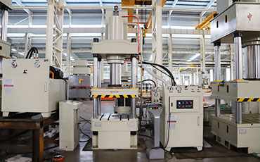 選購四柱液壓機需了解些什么？